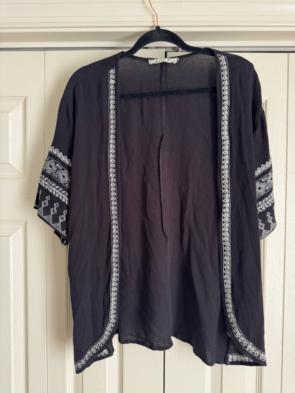 Chloe K Black Textured White Embroidered Kimono Size Small